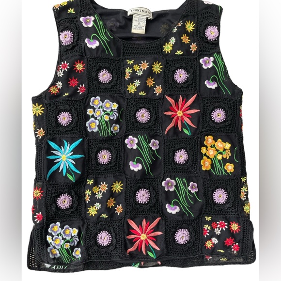 jenni Max Tops - Jenni Max floral top in the size Medium